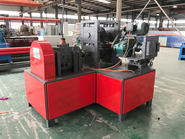 液壓半自動軋花網機